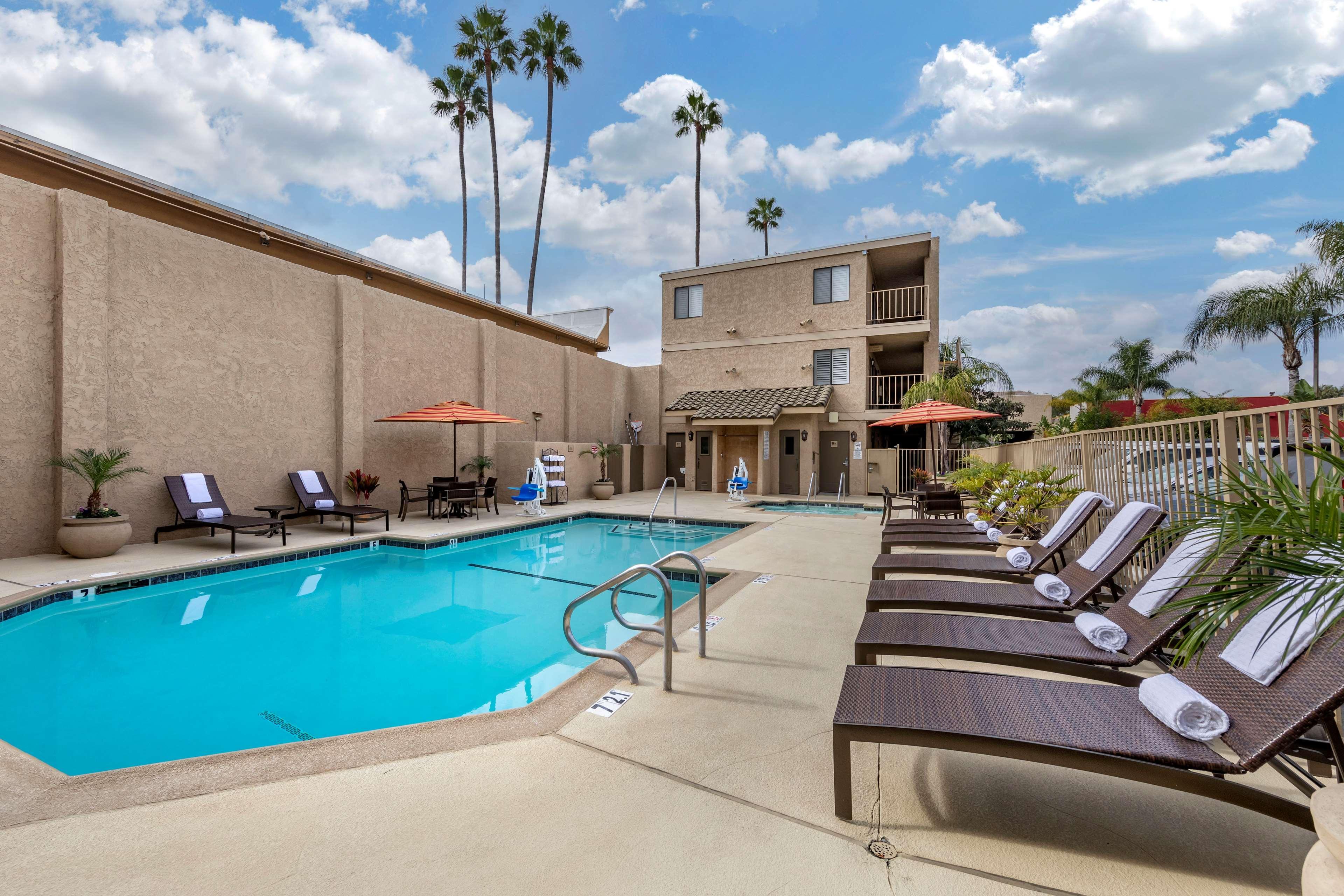 Best Western Plus Anaheim Inn Экстерьер фото